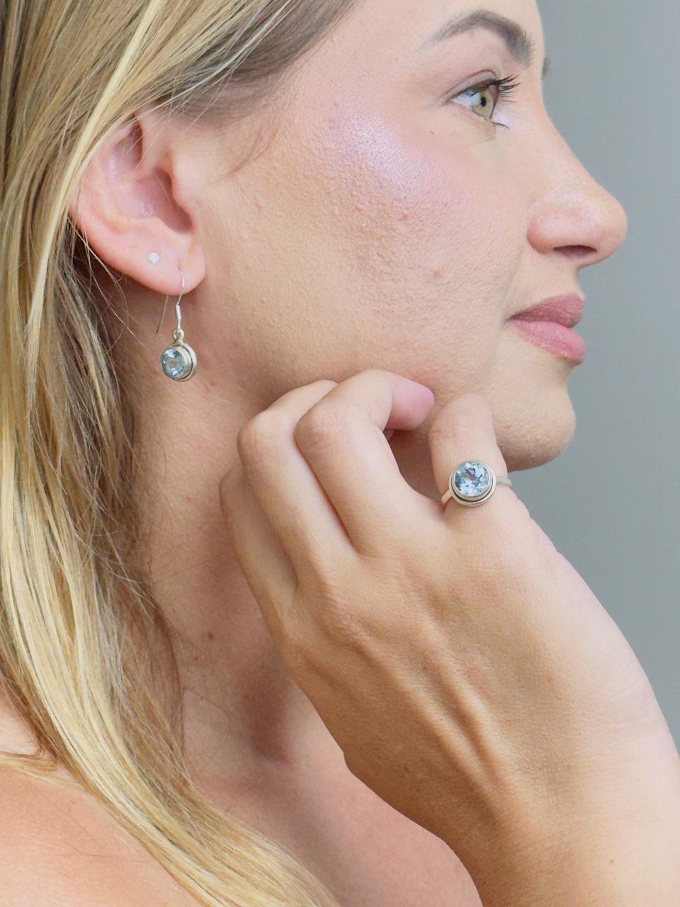 ANEL BOHO COM TOPÁZIO AZUL EM PRATA 925