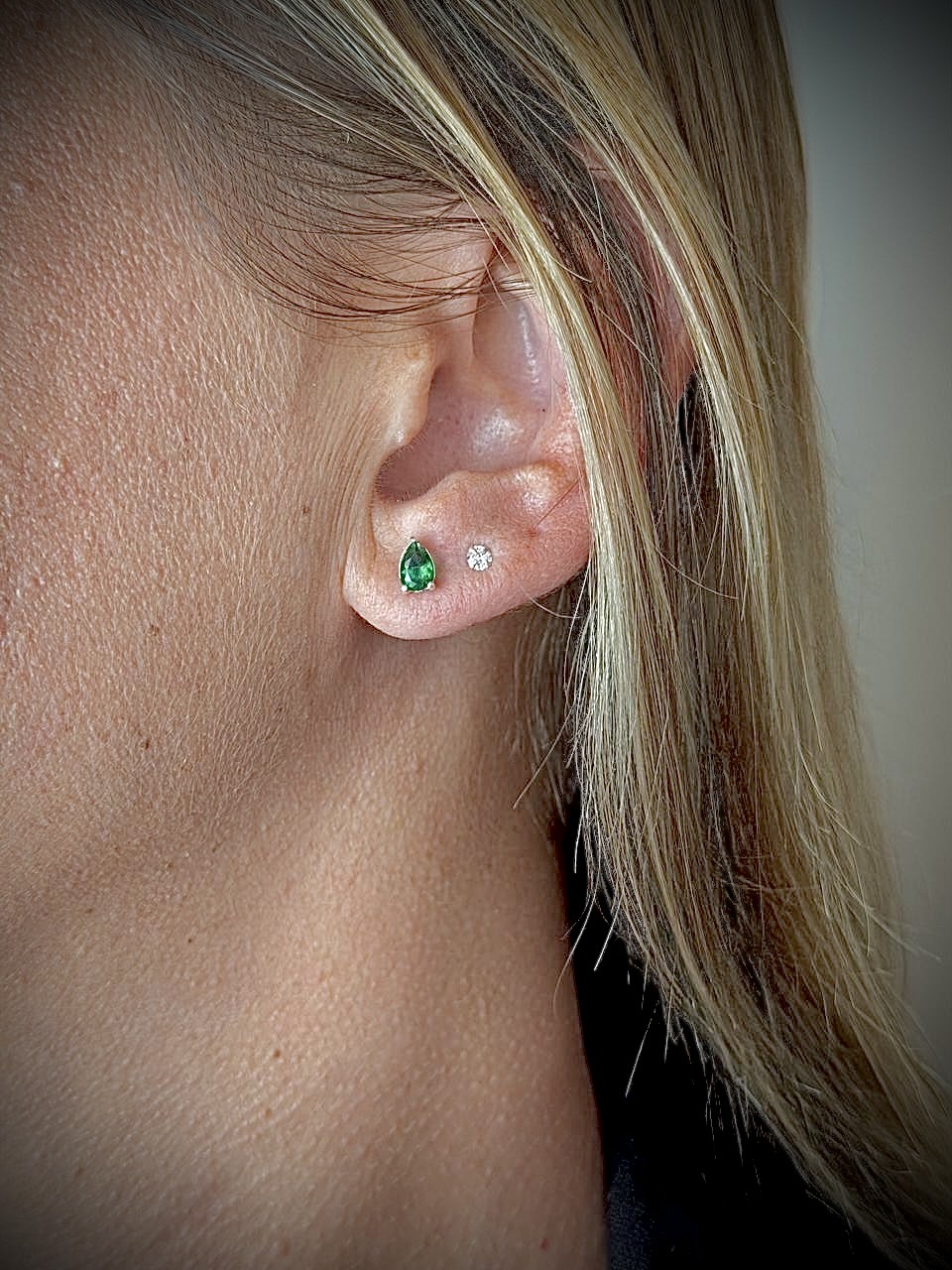 CONJUNTO GARGANTILHA E BRINCO GOTA VERDE EM PRATA 925